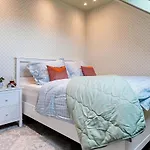 Attic On Waterfront / View / Netflix Apartment *