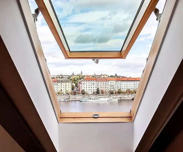 Appartement Attic On Waterfront / View / Netflix Praag