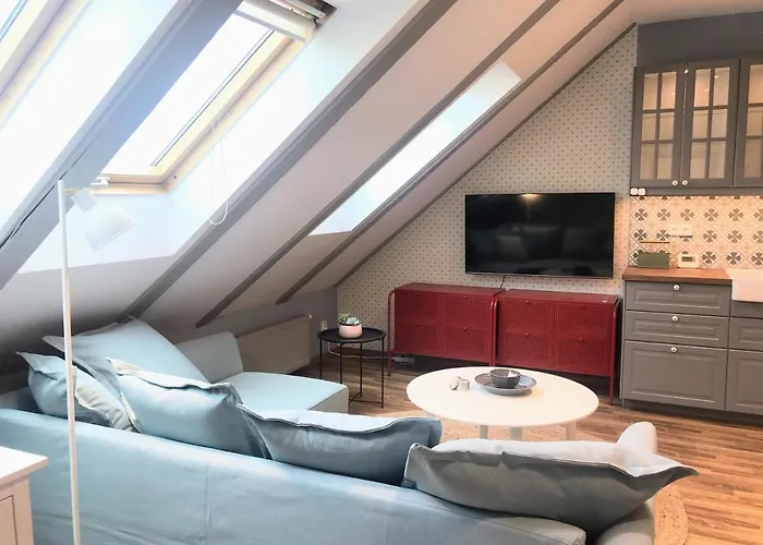 Attic On Waterfront / View / Netflix Apartment *