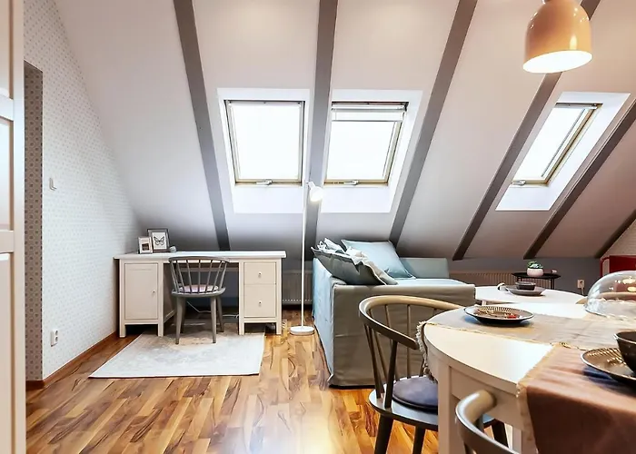 Apartment Attic On Waterfront / View / Netflix *
